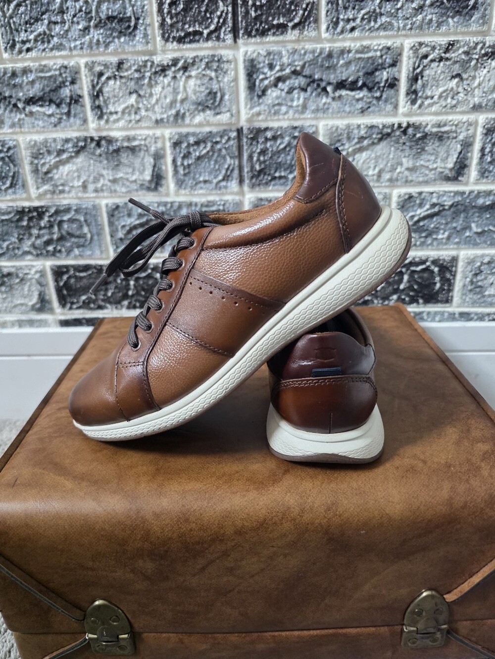 Florshein Boy's Brown Leather Lace-Up Fashion Sneakers Size 3.5M